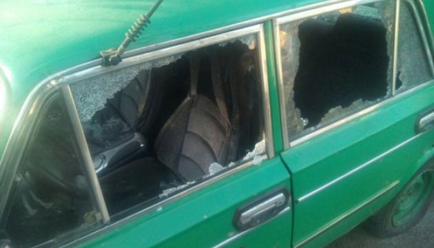 На світанку бойовики обстріляли житловий квартал Новолуганського