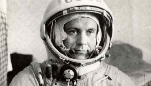 Українці в Росії оголосили флешмоб на вшанування пам’яті першого космонавта-українця Поповича