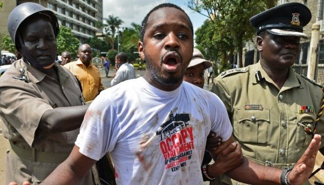 Кенія: опозиція звинувачує силовиків у вбивстві 100 протестувальників