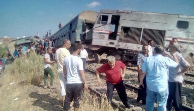 Зіткнення поїздів у Єгипті: голова залізниці країни подав у відставку