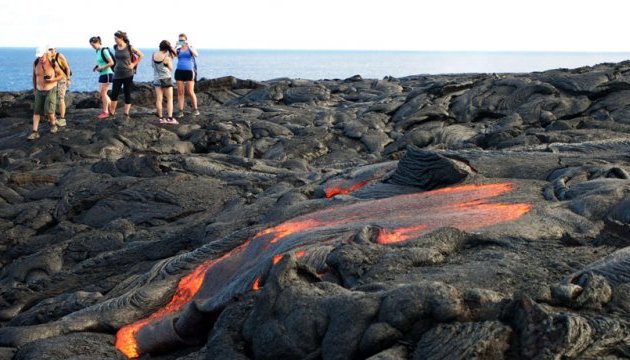 Українців просять не їхати на Гаваї, де вирує вулкан