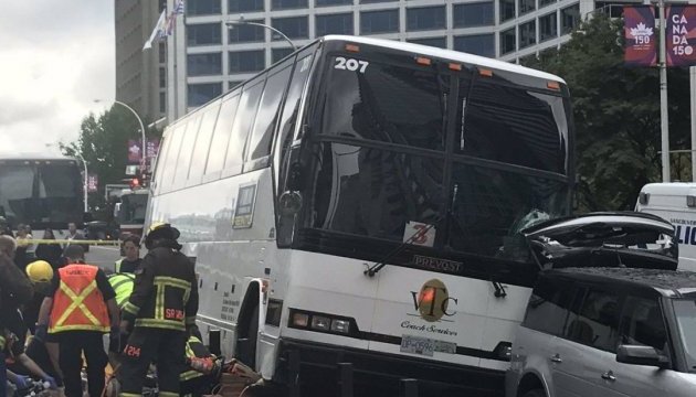 У Ванкувері автобус виїхав на тротуар: один загиблий