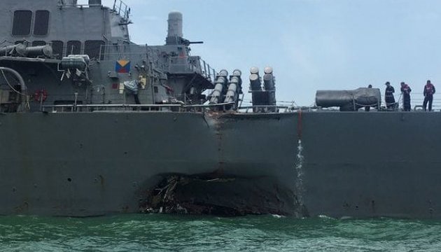 ВМС США почали розслідування за фактом зіткнення есмінця з танкером