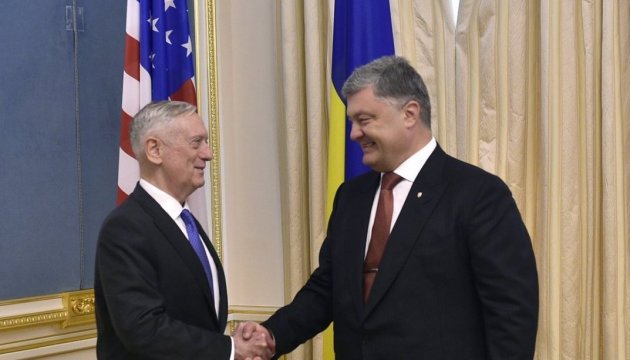 Poroshenko, Mattis discuss fight against Russian aggression in Ukraine