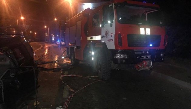 Verkehrsunfall in Odessa: Eine Tote und 12 Verletzte - Fotos