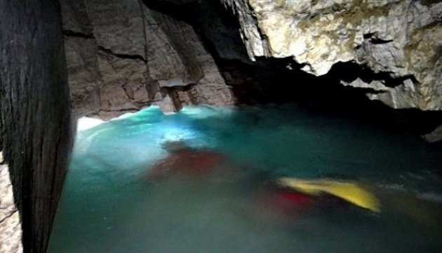 На Тернопольщине нашли крупнейшее подземное озеро Украины