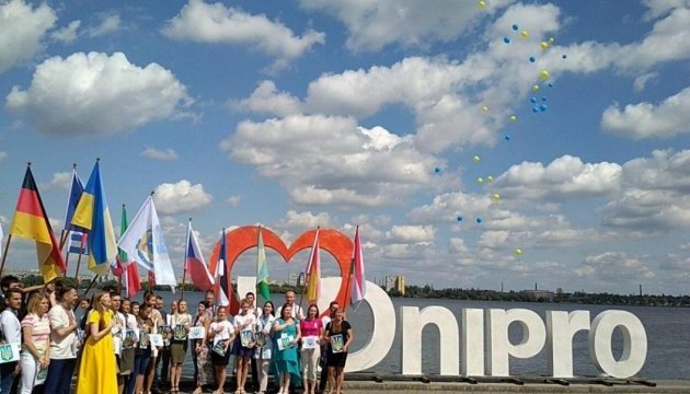 Молодь діаспори різними мовами світу привітала українців з Днем незалежності