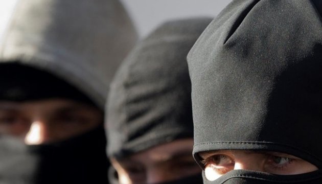 Невідомі у масках пограбували АЗС у Слов’янську