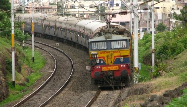 В Індії з рейок зійшов потяг
