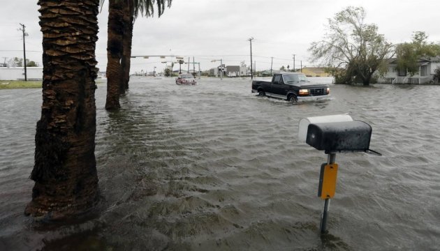 Губернатор Техасу оцінює збитки від урагану 