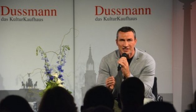 Wladimir Klitchko a présenté son livre à Berlin (photos) 