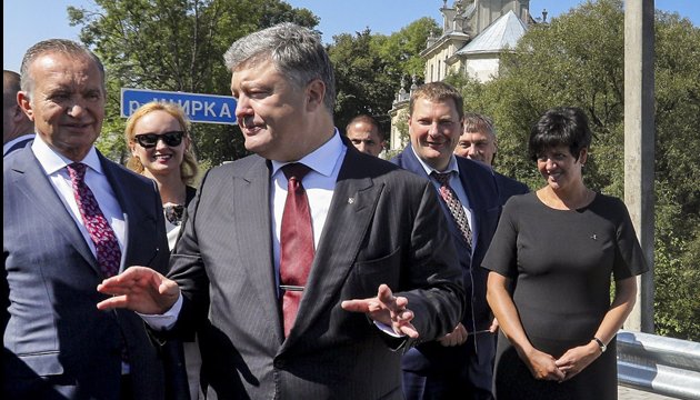 Poroshenko: USD 58 million invested in Lviv region last year