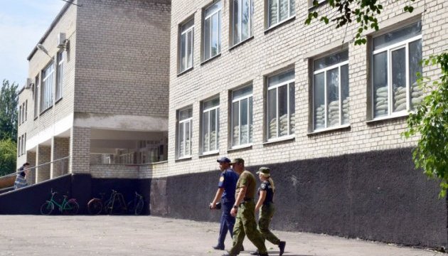 Прифронтові школи готові до безпечної роботи - поліція Донеччини