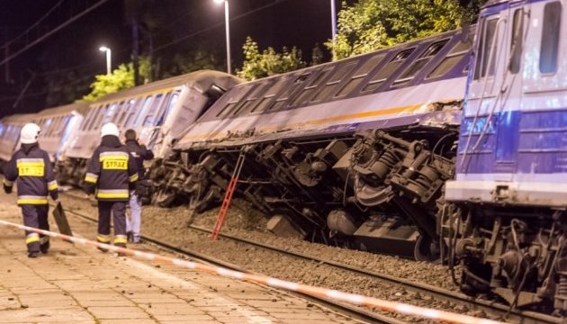 МЗС з'ясовує, чи постраждали українці в аварії потягів у Польщі