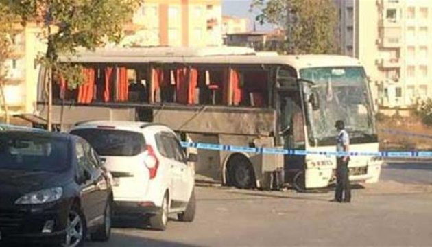 Туреччина: біля тюремного автобуса вибухнула бомба, восьмеро поранених