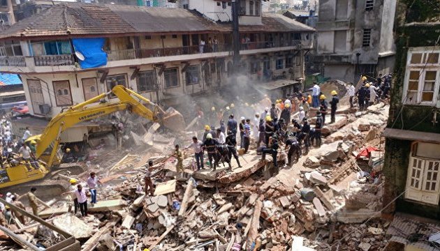 Кількість загиблих через обвал будівлі у Мумбаї сягнула 20