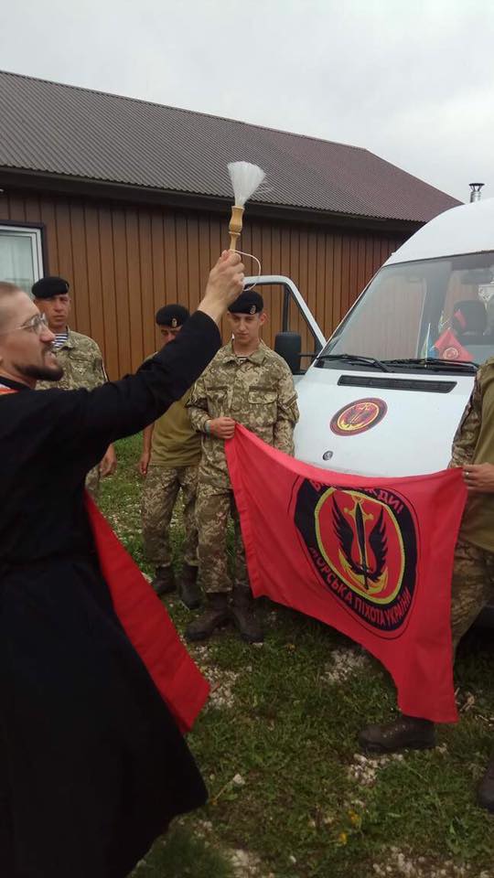 Діаспора Чикаго пожертвувала українській армії нове авто