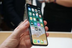 Новые iPhone: после смерти Стива Джобса кризис в Apple был неминуем