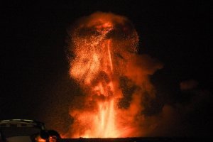 En Russie, la raffinerie Bachneft-Novovil est en flammes après une frappe de drones ukrainiens 