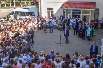 Порошенко відкрив відремонтований корпус Калинівської лікарні на Вінничині