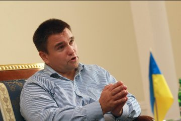 Klimkin discutió con el embajador en Serbia el tema de mercenarios serbios en el Donbás