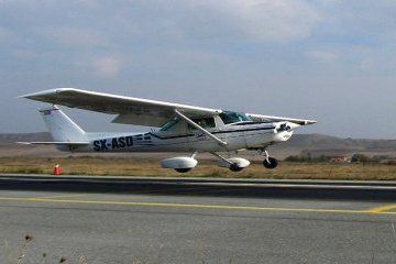 На Чернігівщині літак здійснив аварійну посадку