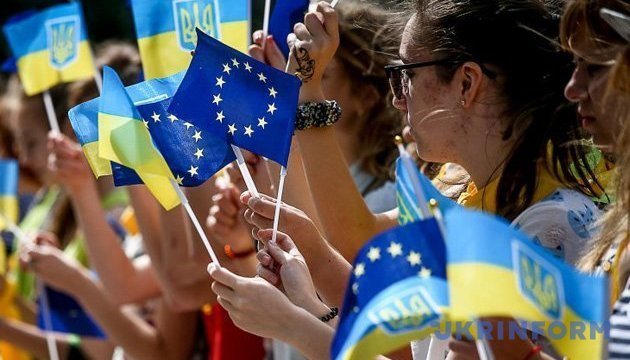 EU-Ukraine Association: ambitious agreement signed with Ukrainian blood