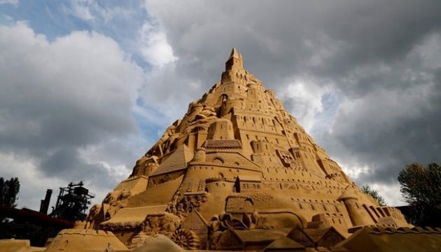 У Німеччині побудували найвищий у світі замок з піску