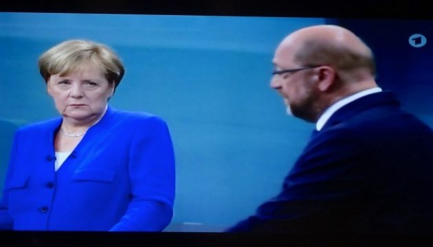 Меркель: Шредер підриває санкції проти Росії