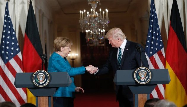 Трамп на час першої розмови з Меркель мало що знав про конфлікт України з РФ - ЗМІ