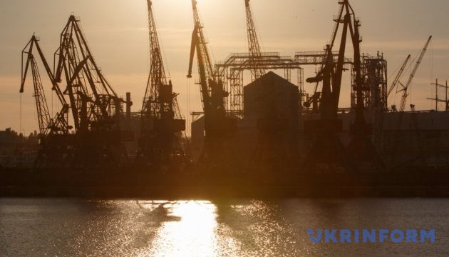 Акваторію порту Одеси не будуть повністю розміновувати задля «зернового коридору» – ОВА