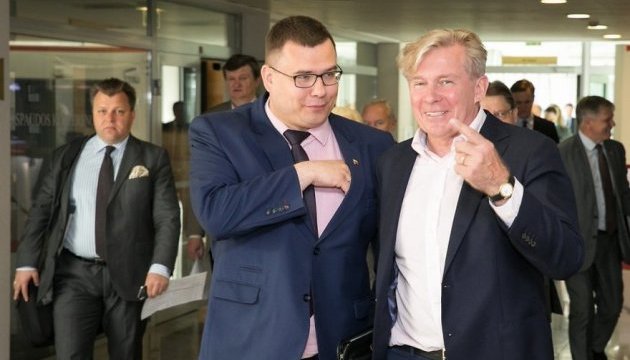Білорусь відмовила у візах шістьом депутатам литовського Сейму