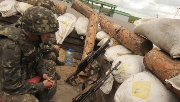 Militants launched 15 attacks on Ukrainian troops in Donbas in last day