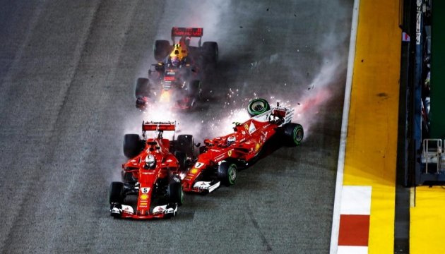 Жахлива аварія на Формулі-1: зіткнулися два «Феррарі» і «Ред Булл»
