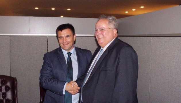 Klimkin discute con el ministro de Exteriores griego las iniciativas ucranianas de mantenimiento de paz