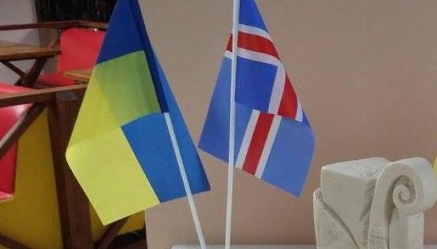 Ucrania e Islandia profundizan contactos políticos 