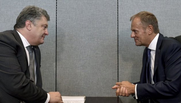 Poroshenko, Tusk discuss peacekeepers in Donbas