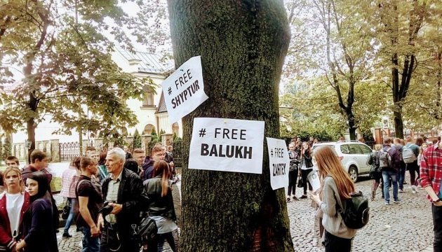 Activists in Lviv march in support of Roman Sushchenko, other prisoners of Kremlin. Photos