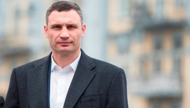 Віталій Кличко обіцяє відкрити навесні оновлений легкоатлетичний манеж
