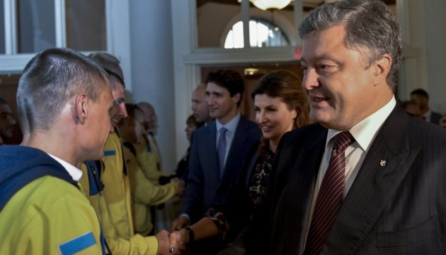 Petro Porochenko et Justin Trudeau ont salué l’équipe ukrainienne des « Invictus Games » à Toronto