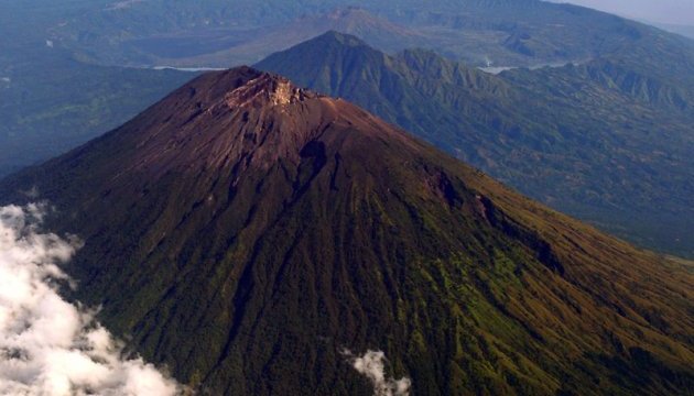 На Балі через вулкан евакуювали 10 тисяч осіб, туристів попередили