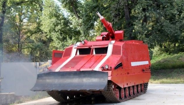Рятувальники відправили пожежні танки гасити військові склади під Калинівкою