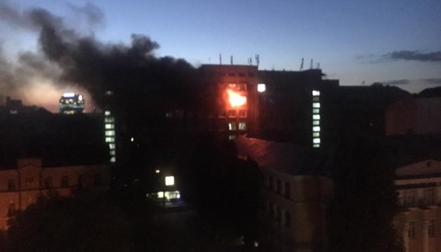 У Києві горить будівля Інституту харчових технологій