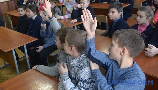 À Donetsk occupé, les écoliers doivent choisir une autre langue en remplacement de l’ukrainien 