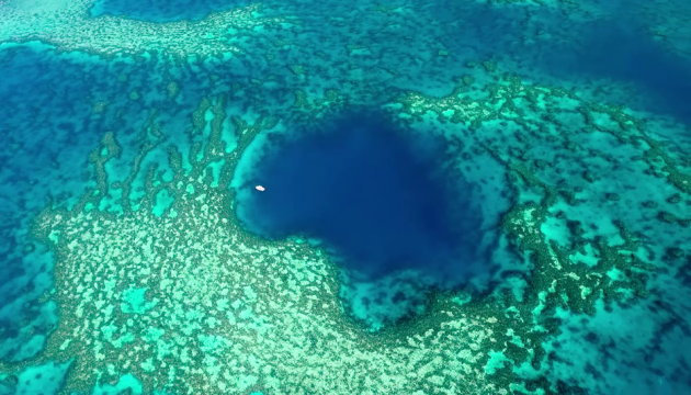У Кораловому морі знайшли блакитну діру