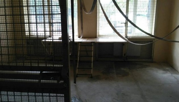 Мавпи покалічили працівника зоопарку під Харковом