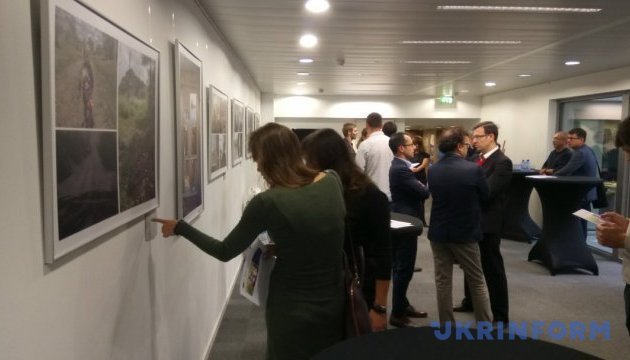 Photo exhibition about Ukraine amid Russian aggression, hybrid war opens in Brussels