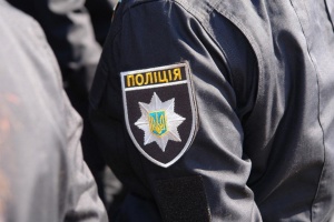 Поліція розслідує побиття в Одесі дівчини чоловіком у військовій формі