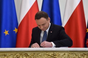 Польща призупинила участь у договорі про звичайні збройні сили в Європі - Дуда підписав закон