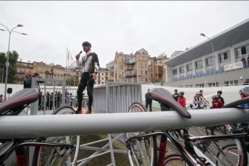 Une école de cyclisme s'est ouverte au vélodrome de Kyiv : les cours sont gratuits (photos)